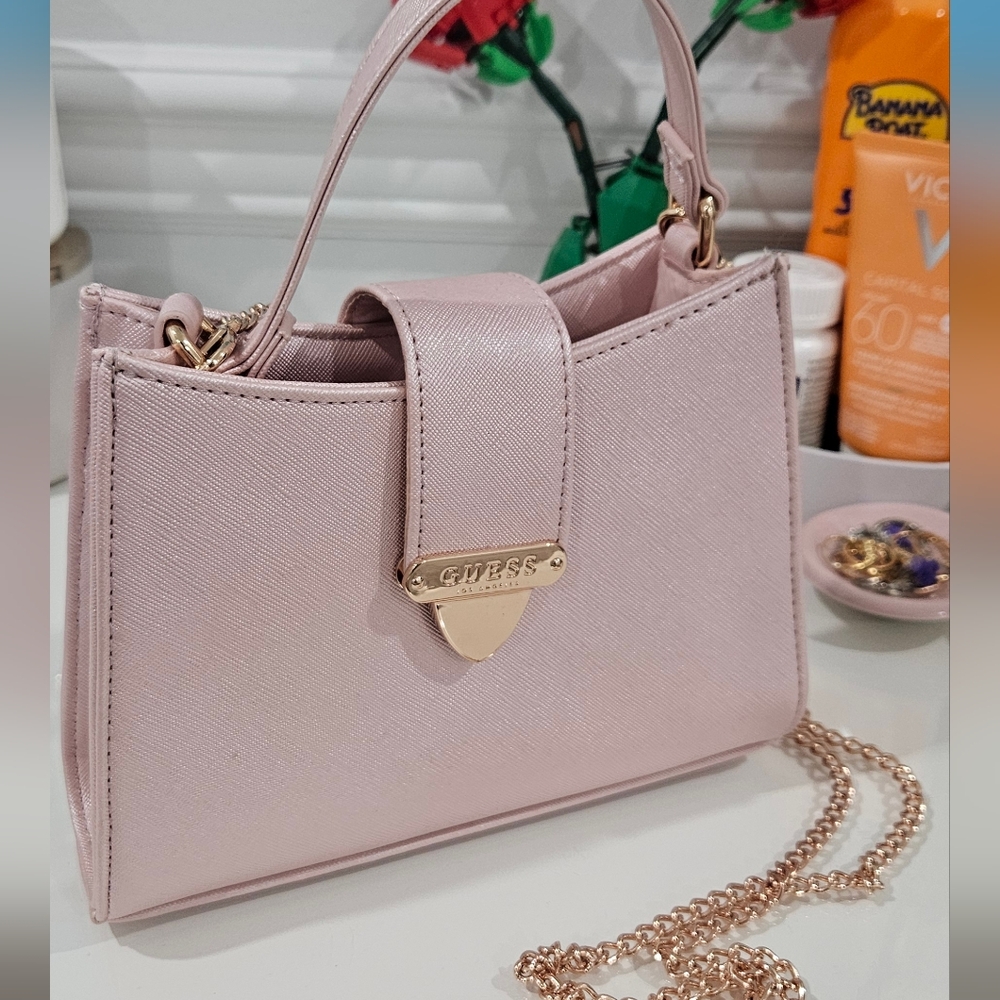 SOLD | GUESS crossbody chain purse
